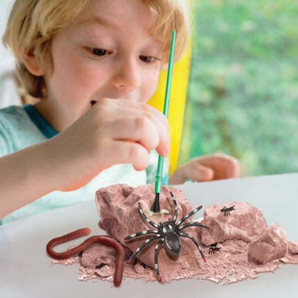 4M Diy Set Creepy Crawly Digging