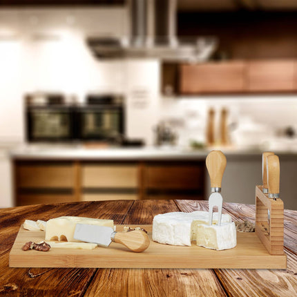 Bamboo cheese tray with cutlery