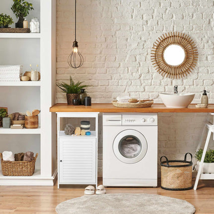 Bathroom cabinet with 3 compartments