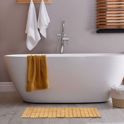 Bath tub in bamboo