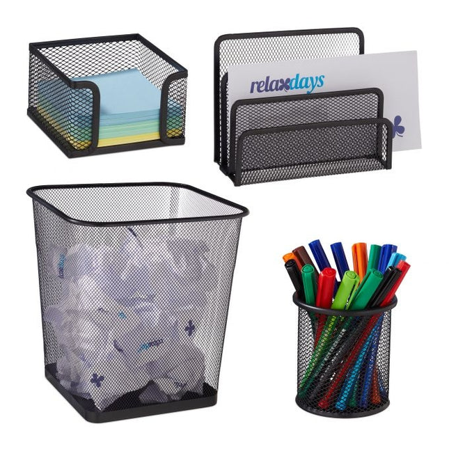 Bank met fluwelen bekleding en houten poten