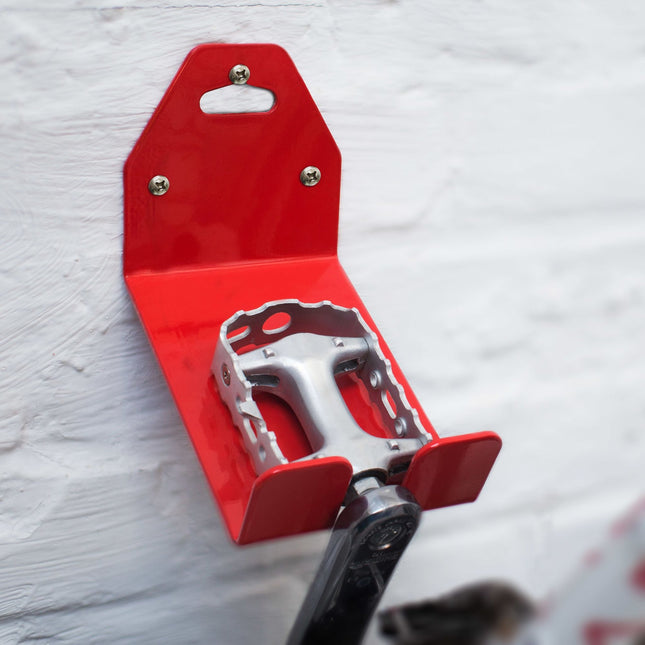 Bicycle holder for pedals