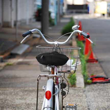 Bicycle saddle cover with gel
