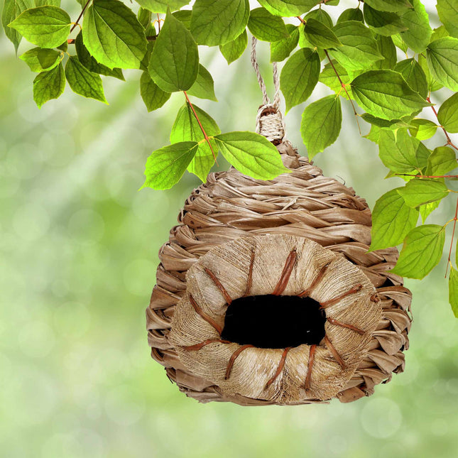 Bird nests in different designs