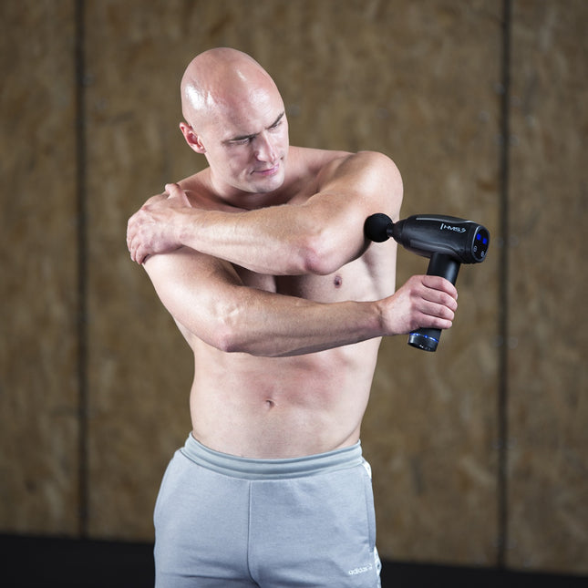 Zwarte massagepistool, draagbare diepe weefselmassage