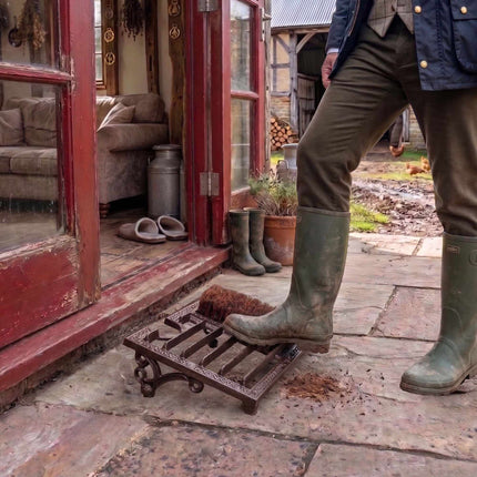 Boot Scraper With Boot Jack – Cast Iron, Bristle Brush