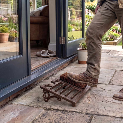 Boot Scraper With Boot Jack – Cast Iron, Bristle Brush