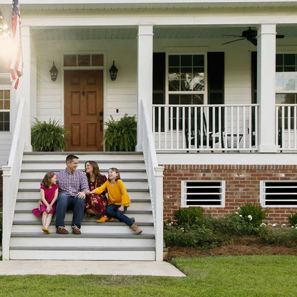 Burglar protection with extendable window grill