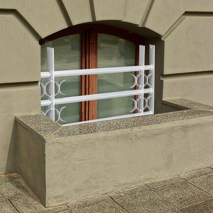 Burglary protection with extendable window grill