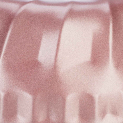 Cake form in rose wine