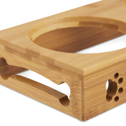 Ceramic bowl stand in bamboo
