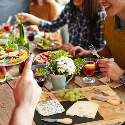 Cheese board set with 3 cheese knives