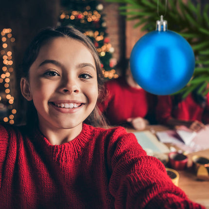 Christmas tree balls in sets of 100