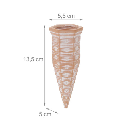 Clay cone for irrigation in a set of 4