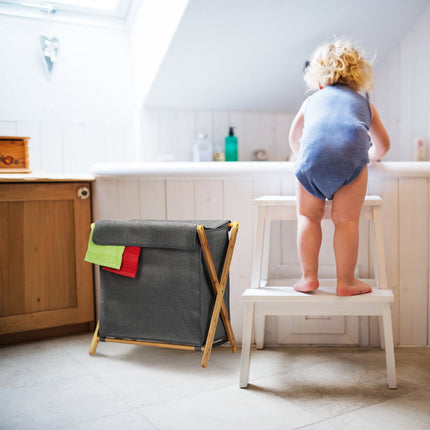 Collapsible laundry basket with lid