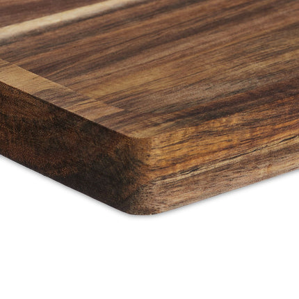 Cutting board in acacia wood