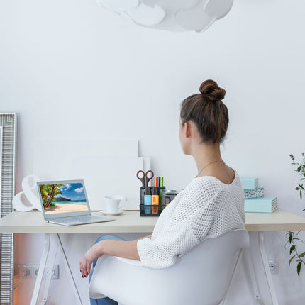 Desk organization with 3 compartments