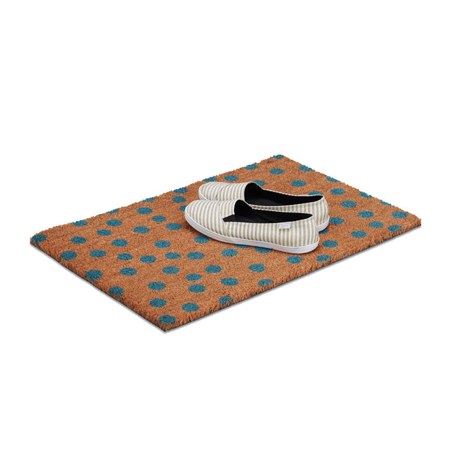 Dotted coconut fiber doormat