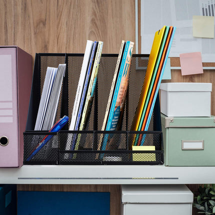 Drawer shelf with 3 pull-out baskets