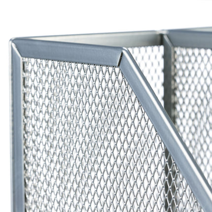 Drawer shelf with 3 pull-out baskets