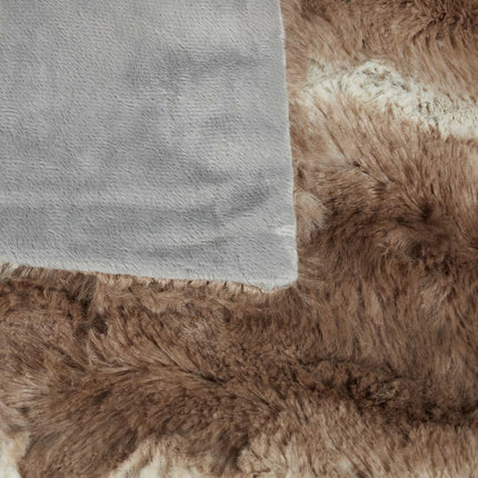 Faux fur blanket in brown