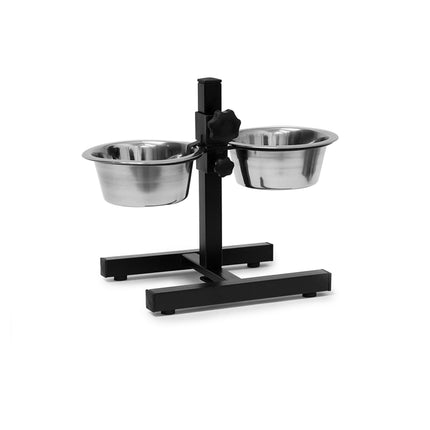 Feeding station for dogs can be raised and lowered
