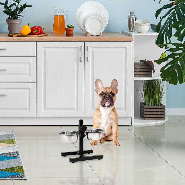 Feeding station for dogs can be raised and lowered