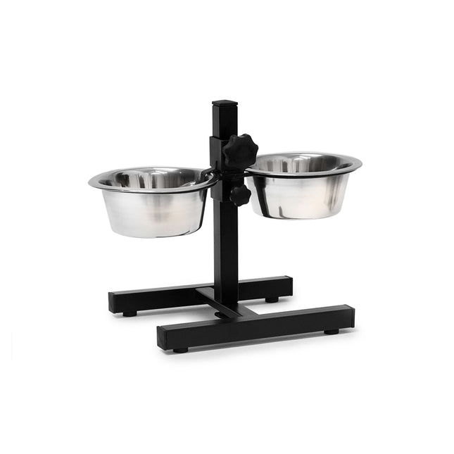 Feeding station for dogs can be raised and lowered