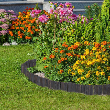 Flexible Wooden Garden Bed Edging – Natural Spruce Finish
