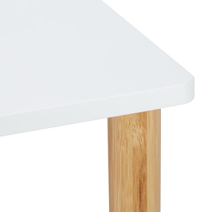 Floor-standing shelf with 3 levels