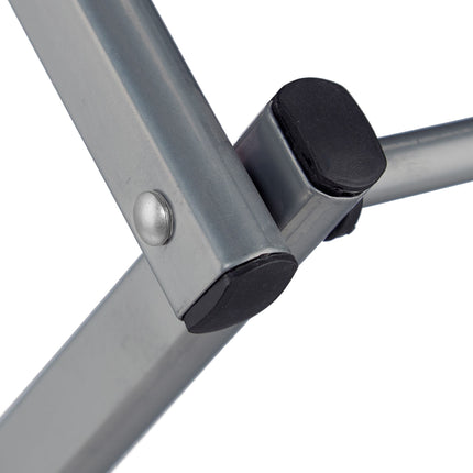 Foldable coat hanger in metal