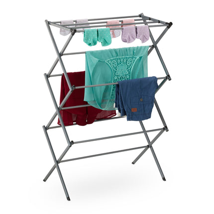 Foldable coat hanger in metal