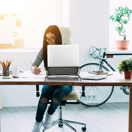 Foldable laptop stand
