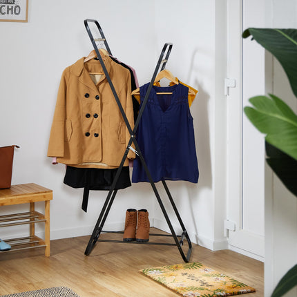 Foldable metal clothes rack