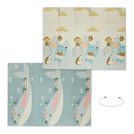 Foldable play mat with animal motifs