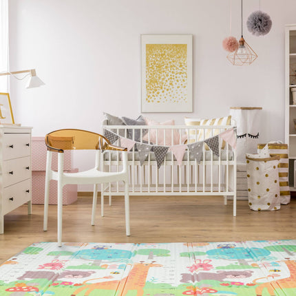 Foldable play mat with animal motifs