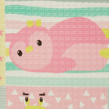 Foldable play mat with animal motifs