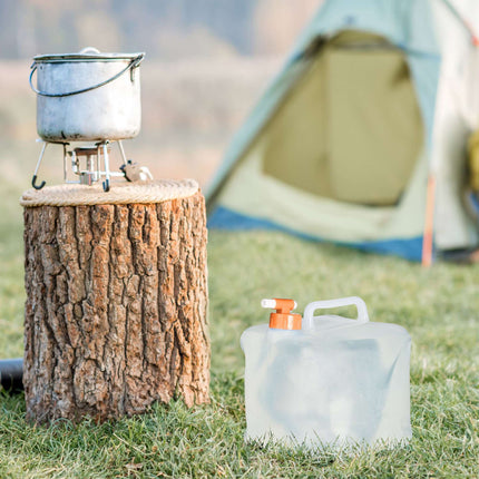 Foldable water container with 4 containers