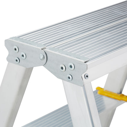 Folding stepladder in aluminium