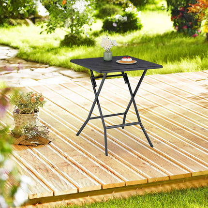 Folding table