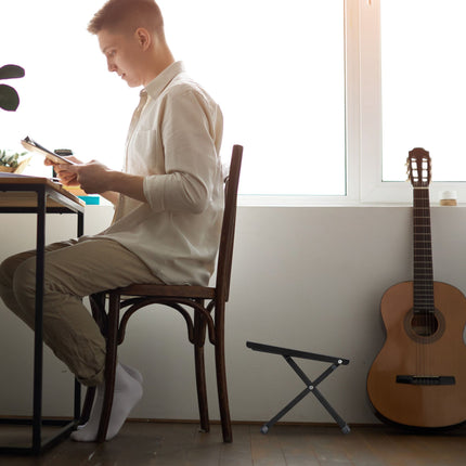 Footstool guitar