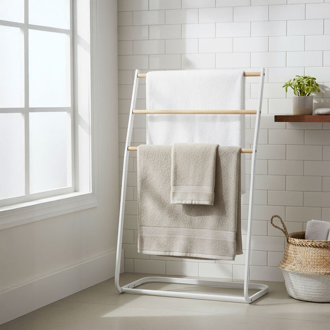 Freestanding Metal Towel Rail, 3-Rung Ladder Design