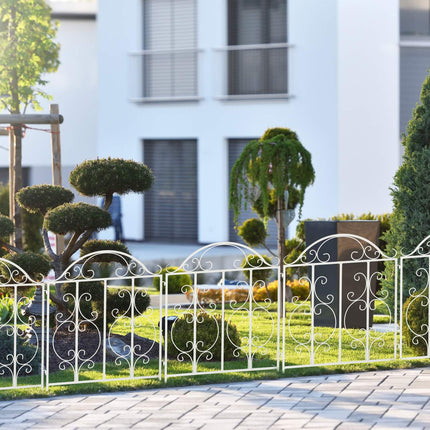 Garden fence with 3 panels