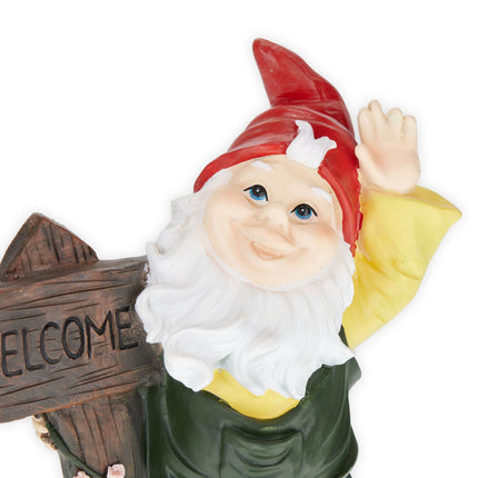 Garden gnome with welcome sign