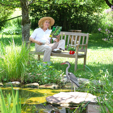 Garden statue heron