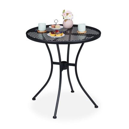 Garden table with hole for parasol