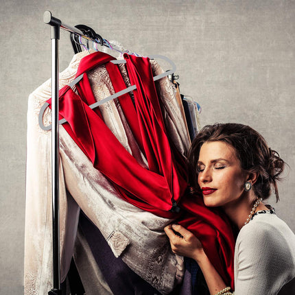 Hanger in velvet