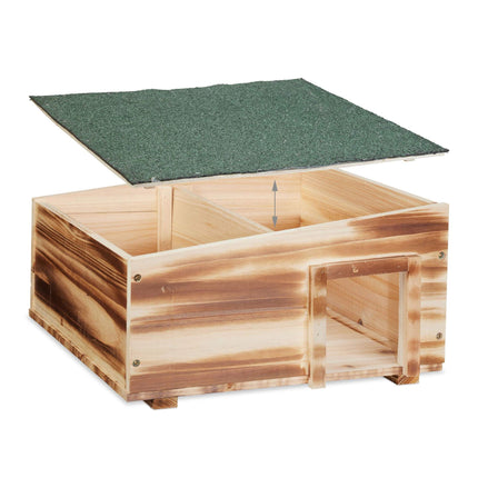 Hedgehog house with floor