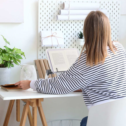 Height-adjustable bookshelf
