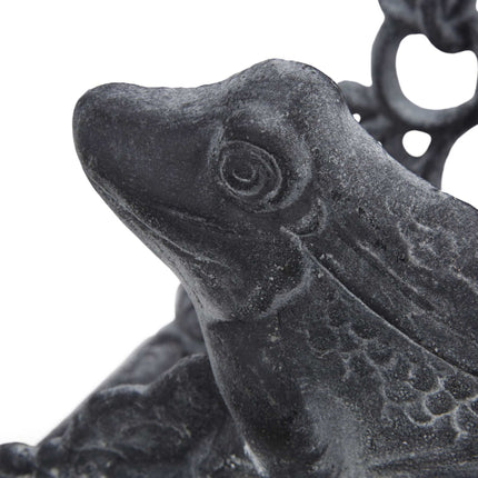 Hose holder in cast iron with frog motif